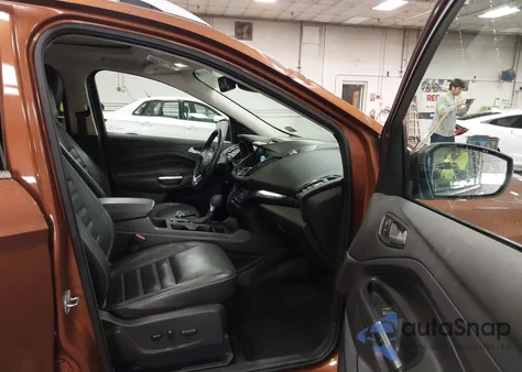 2017 Ford Escape Titanium из США, поврежденный, VIN 1FMCU9J95HUA33532